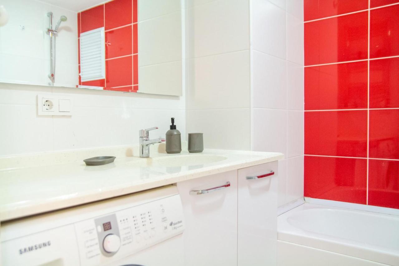 Lovely Flat Near Public Transportation In Esmirna Exterior foto